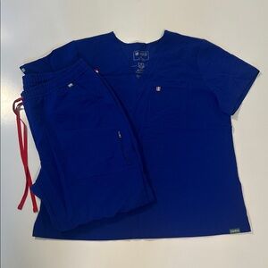 Mediclo women’s XXL Royal Blue scrubs